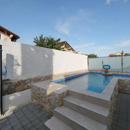 Modern With Private Pool In Apartment