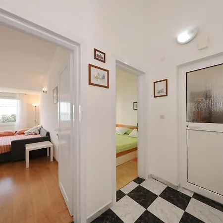 Modern With Private Pool In Apartment Maslenica